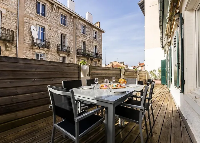 아파트 Pop Keyweek 3 Bedrooms With Terrace & Parking Center *