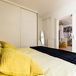 Pop Keyweek 3 Bedrooms With Terrace & Parking Center *